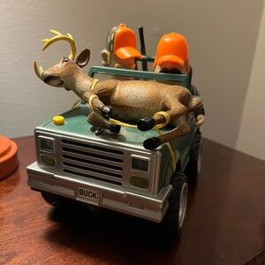 Gemmy DEER RIDE Animated Musical Hunters in Jeep Low Rider/Sweet Home